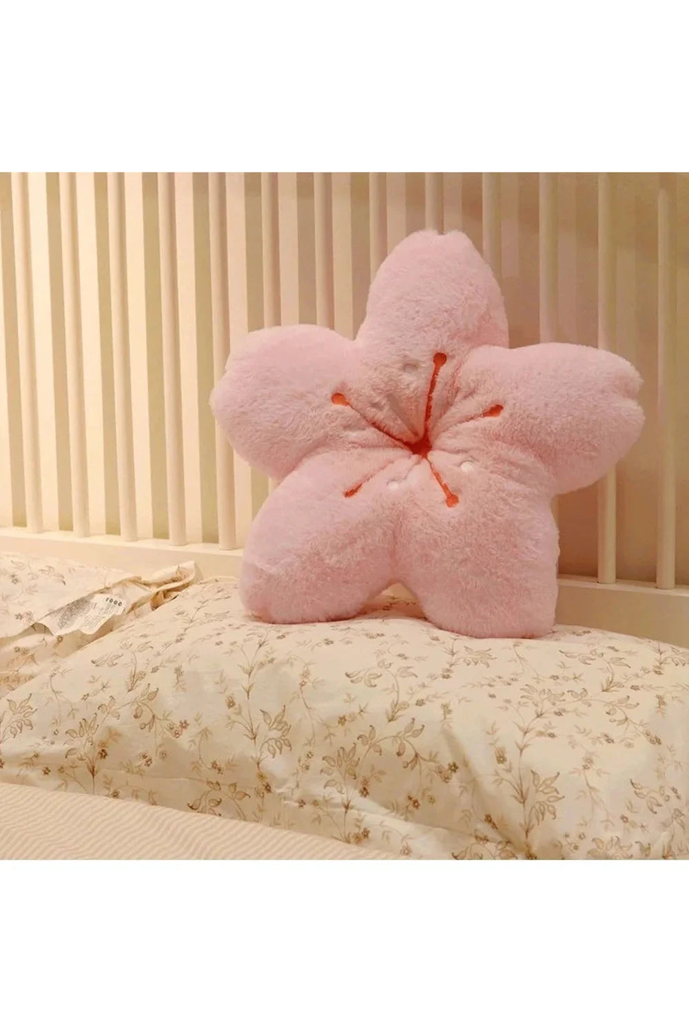 Lisslune | Petal Plush Cushion
