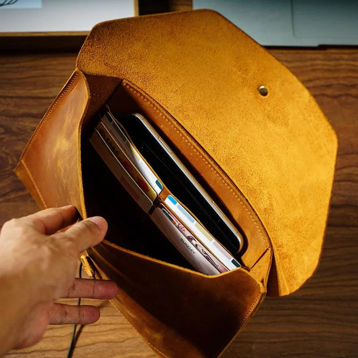 Lisslune | Retro Cowhide Laptop Sleeve with multifunctional storage space