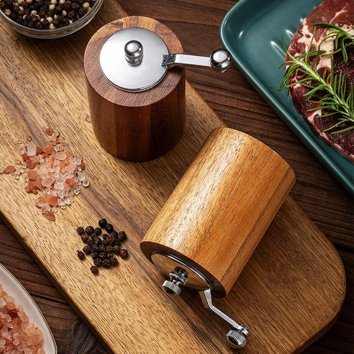 Lisslune | Elegant manual spice mill set made of acacia wood with adjustable grind settings for culinary excellence