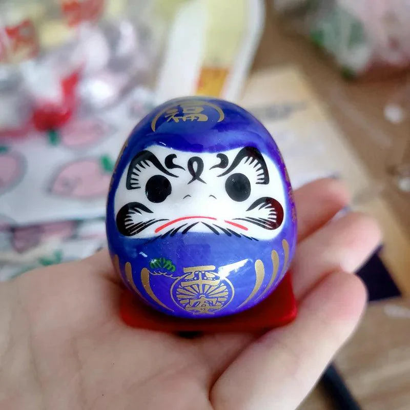 Lisslune | Charming Japanese Ceramic Lucky Cat Daruma Figurine for Home Decor and Gifts