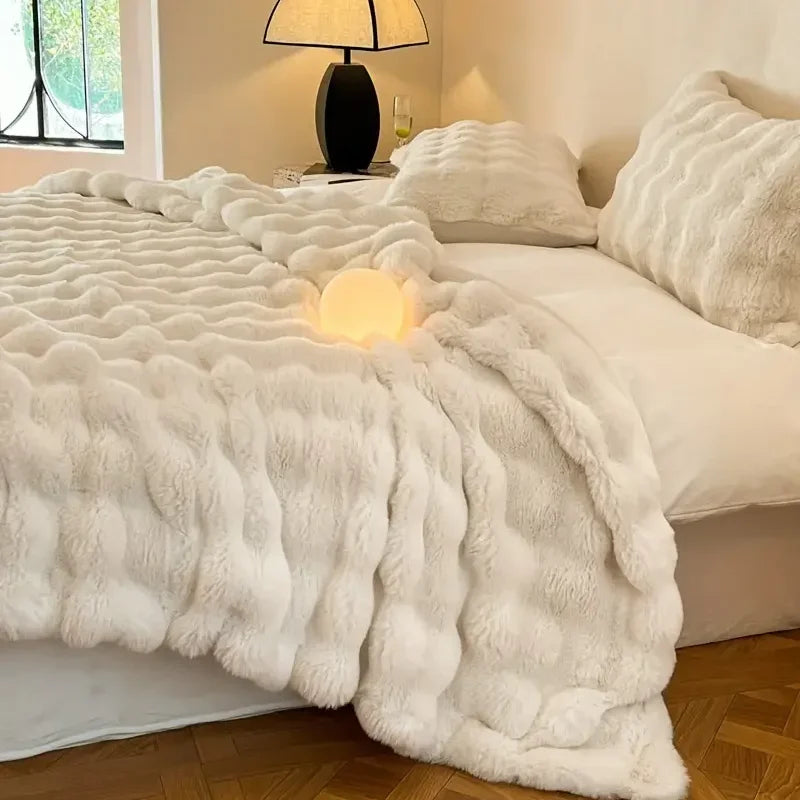 Lisslune | FurLuxe | Reversible Synthetic Fur Blanket