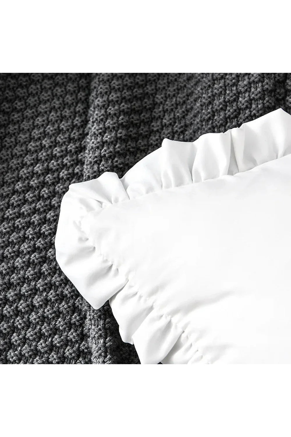 Lisslune | solid ruffle cushion cover