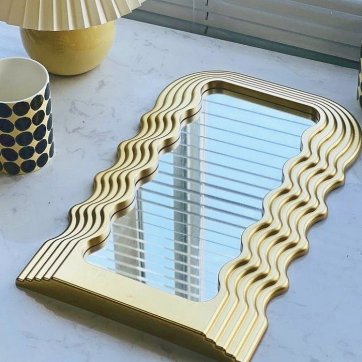 Lisslune | Wave Shock Retro Mirror