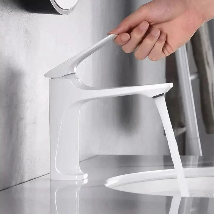 Lisslune | Elegant Bathroom Faucet  Single Handle  Durable Metal