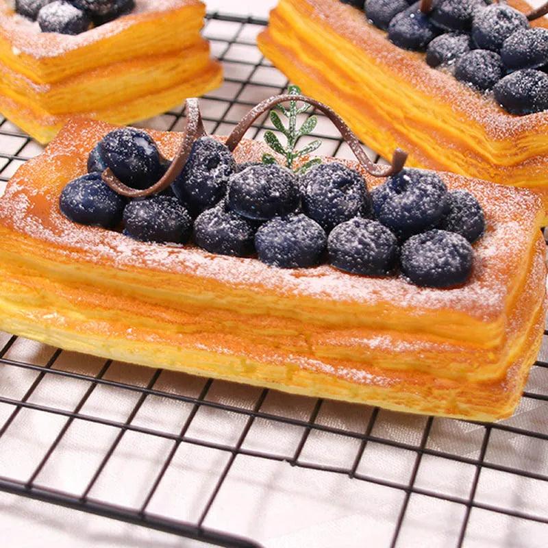 Lisslune | Realistic Blueberry Shortbread Cake Model for Stylish Photography and Home Decoration - 1PC Artificial Dessert Display