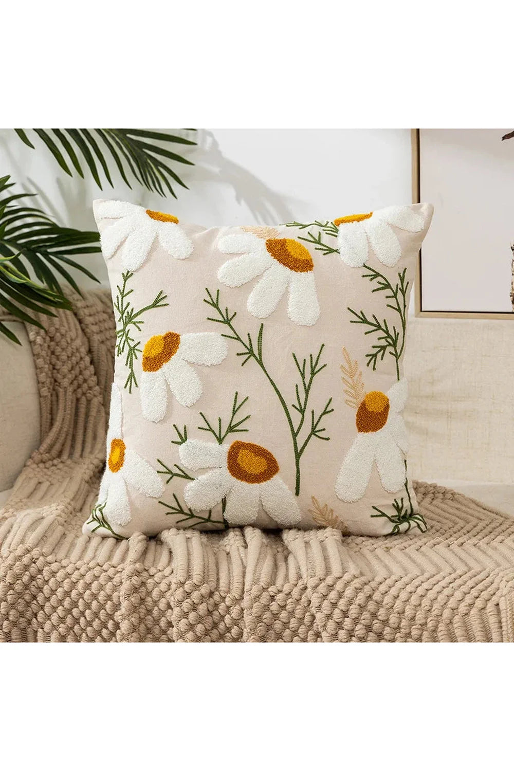 Lisslune | embroidered cushion cover