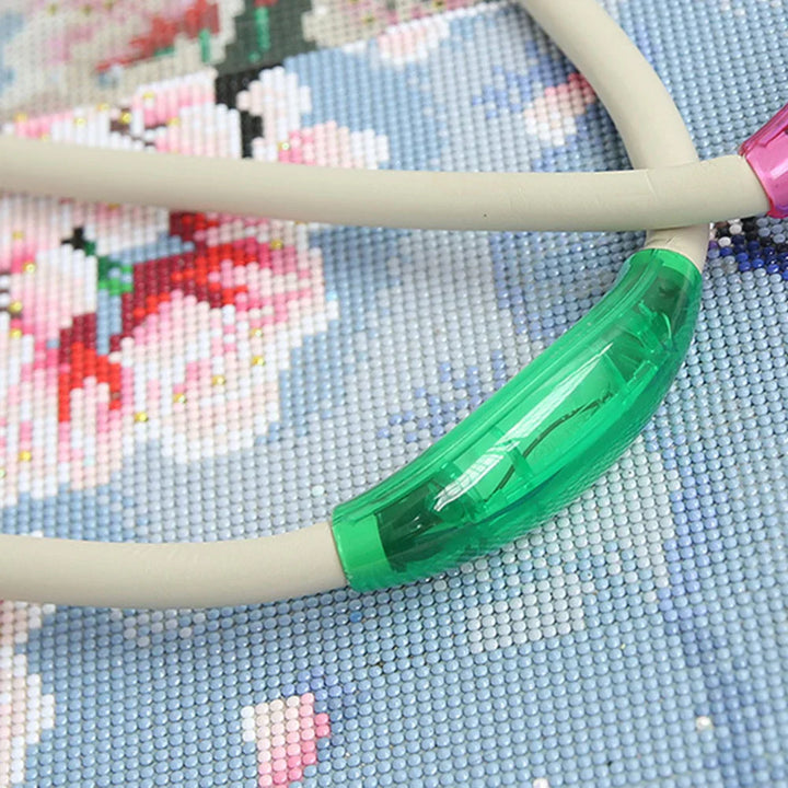 Lisslune | Wearable Neck Lamp with LED for Knitting, Crocheting and Reading – Handsfree Light