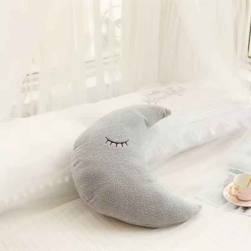 Lisslune | SnugglePuff - cozy plush pillow