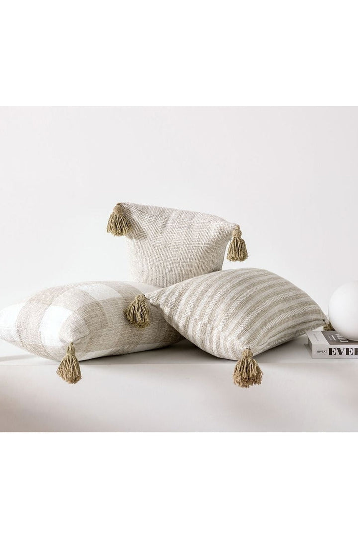 Lisslune | White Tassel Cushion Cover