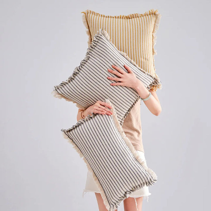Lisslune | Elegant Pillowcase with Jacquard Pattern and Fringes - Cotton-Linen Blend