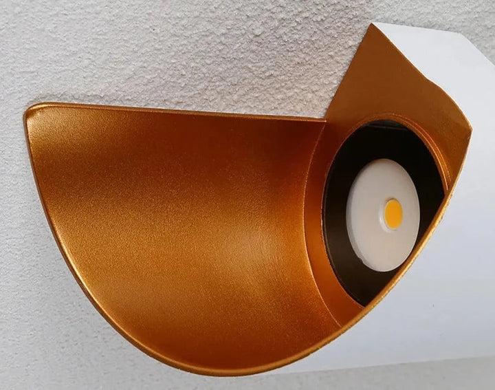 Lisslune | IronEdge – Modern Wall Light Crafted from Iron and Acrylic