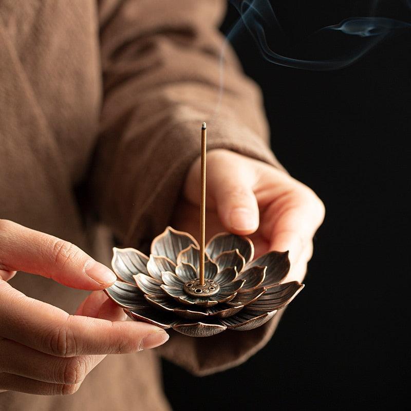 Lisslune | Serene Lotus Alloy Incense Holder: Aromatherapy Diffuser for Tranquil Spaces