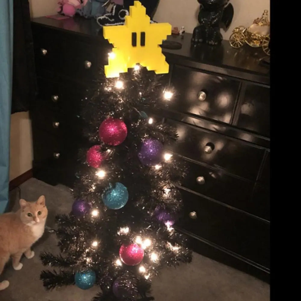 Lisslune | Poinsettia Mario as Christmas tree top