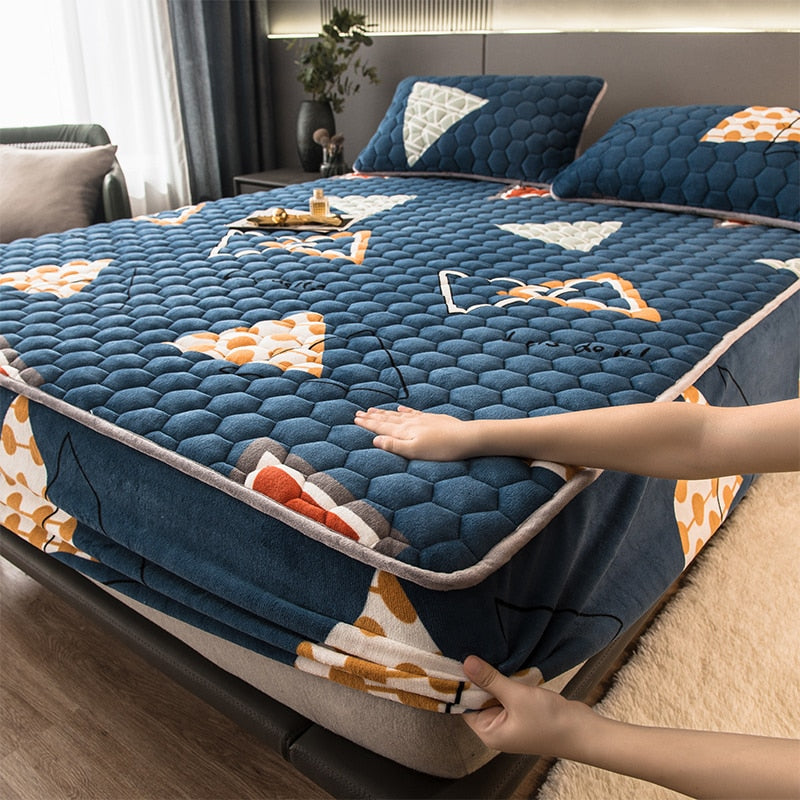 Lisslune | Elegant Velvet Thick Mattress Cover
