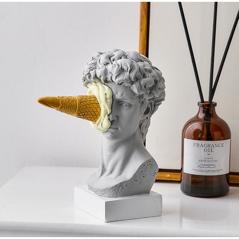 Lisslune | David Figurine with Ice Cream Home Decoration Sculpture