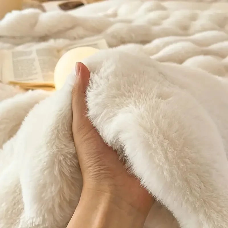 Lisslune | PlushCozy | Synthetic Fur Winter Blanket