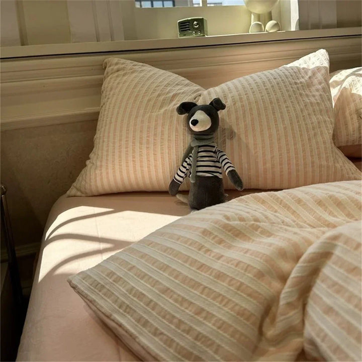 Lisslune | Minimalistic Striped Bed Set