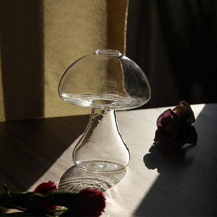 Lisslune | Mushroom Inspired Elegant Glass Vase