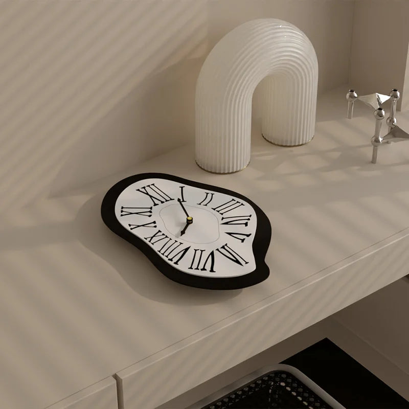 Lisslune | Surreal melting nordic wall clock