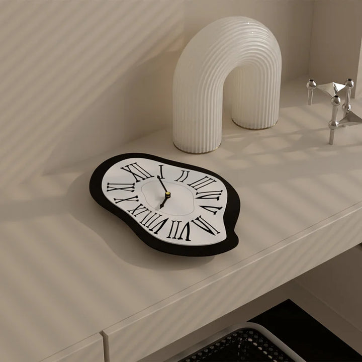 Lisslune | Surreal melting nordic wall clock