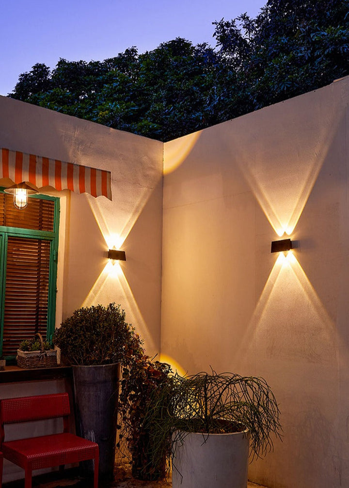 Lisslune | SolarRay – Sleek Solar Wall Lamp for Stylish Exteriors