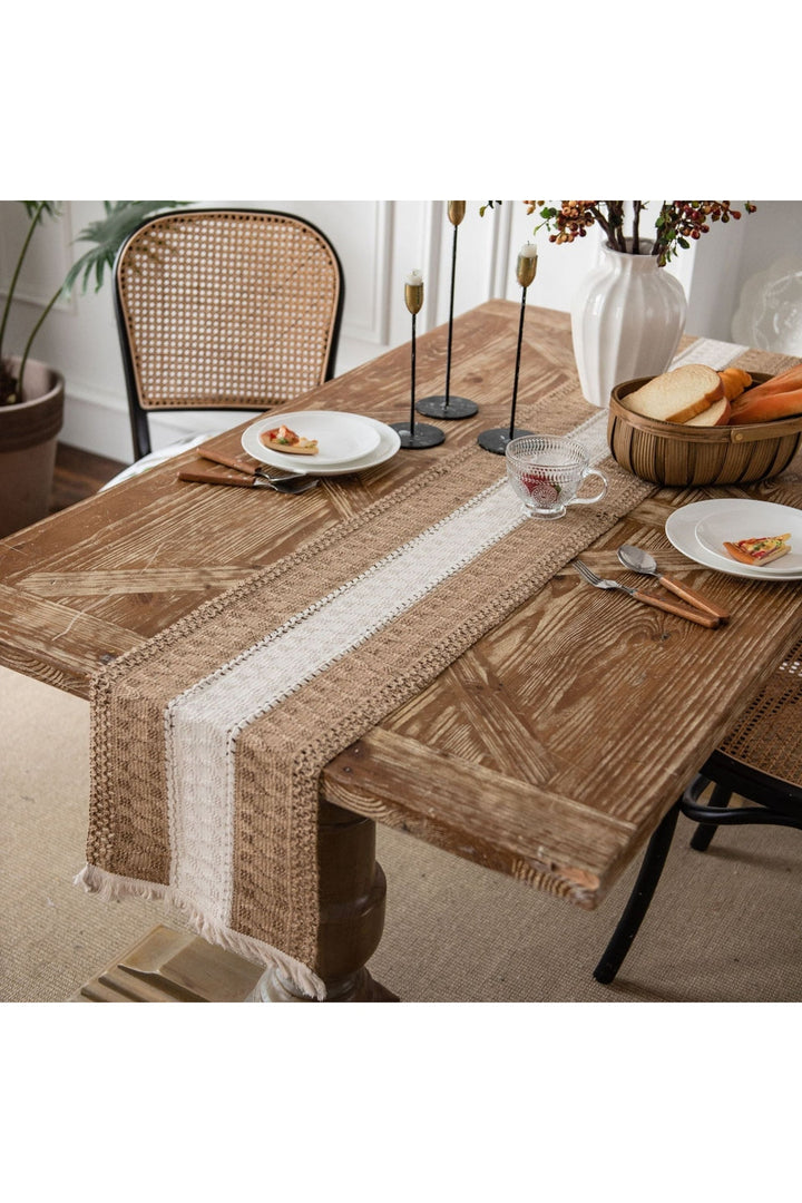 Lisslune | Table Runner - Light Academia