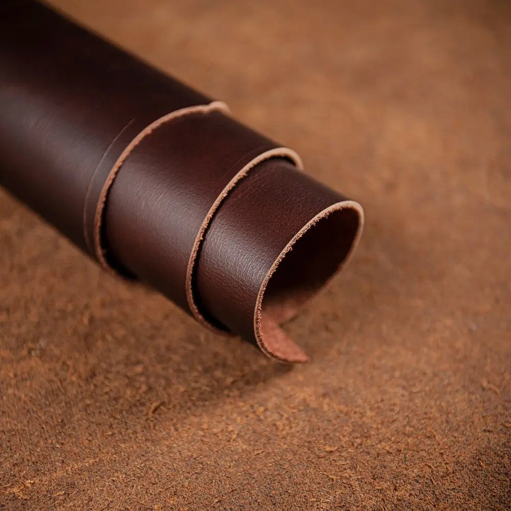 Lisslune | RoyalLeather: Luxurious, handmade case made of genuine cowhide leather for the iPhone