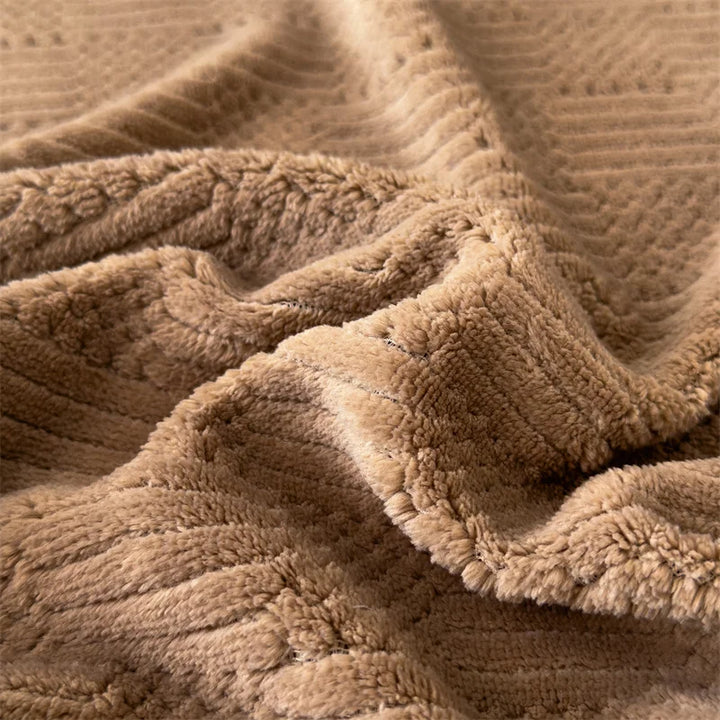 Rynx IEncrypted Carved Velvet Autumn Winter Warm Sofa Blanket Soft Comfortable Warm Bedspreads Throws Fluffy Breathable Bed Sheets
