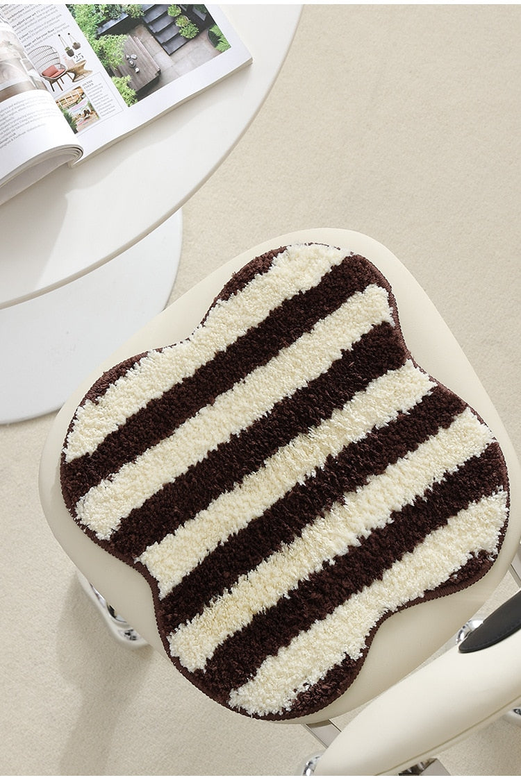 Lisslune | Quilted striped chair cushion