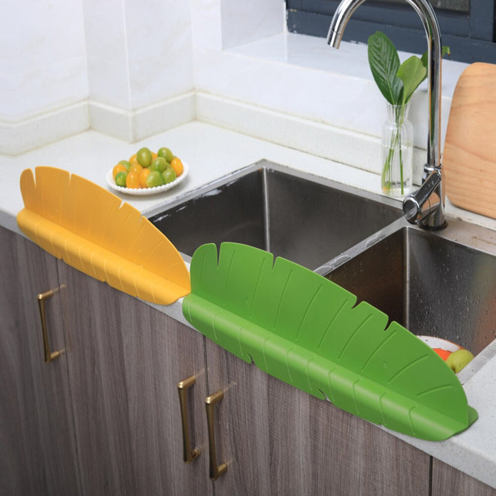 Lisslune | Banana Leaf Water Splash Protector