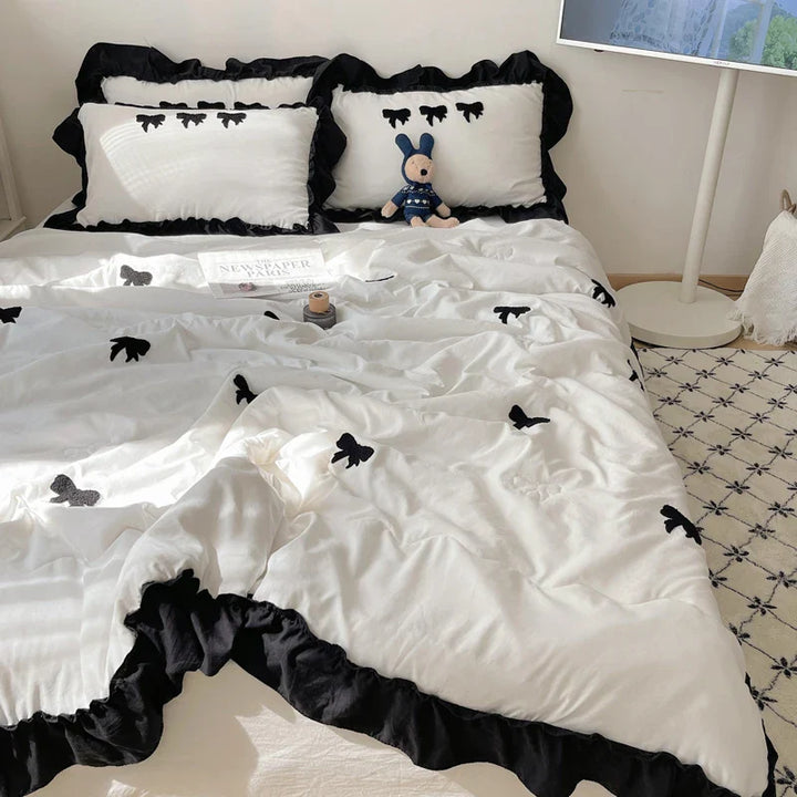Lisslune | Einfarbige Klimaanlage Quilt Schwarze Schmetterlingsstickerei Einzelne Königin Bettwäsche Einfaches Rüschendesign Mädchen Kinder Quilt