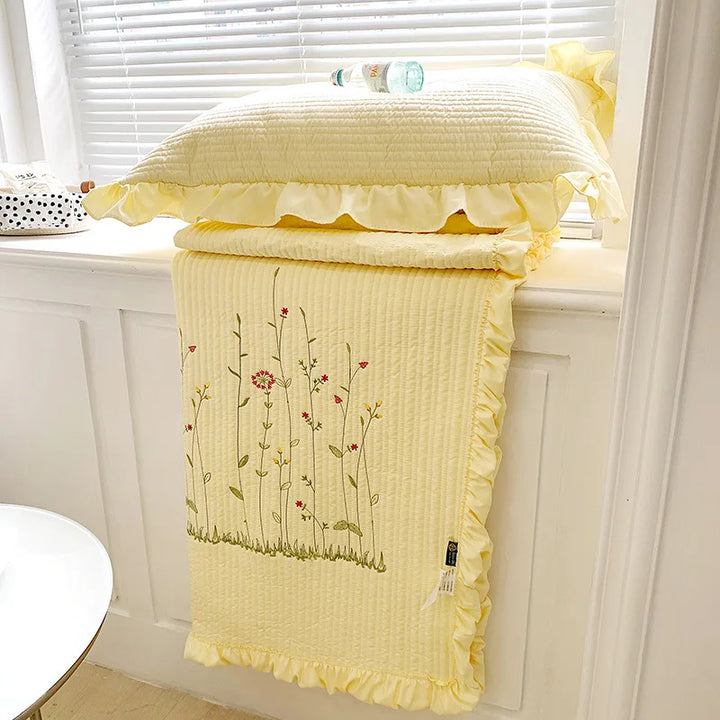Lisslune | embroidered throw blanket