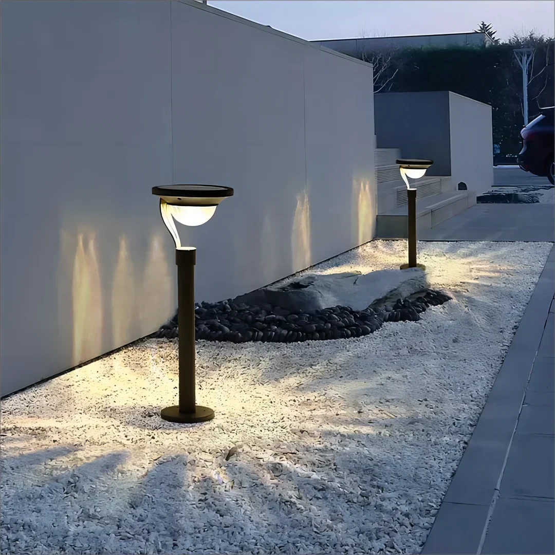 Lisslune | – Ultra high-performance solar lamp for outdoor use