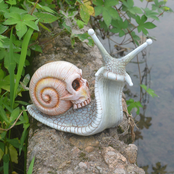 Lisslune | Snail Skull Halloween Patio Sculpture