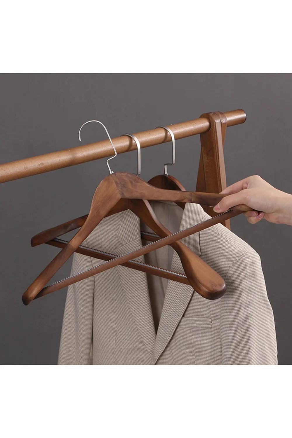 Lisslune | Walnut Suit Hanger