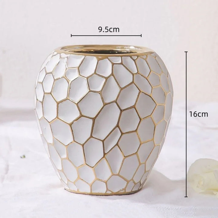 Lisslune | GoldenPattern | Ceramic Vase with Luxurious Gold Accents – Modern Decorative Home Piece
