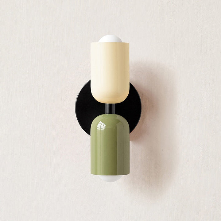 Lisslune | Lively, minimalist wall lamp with two light bulbs