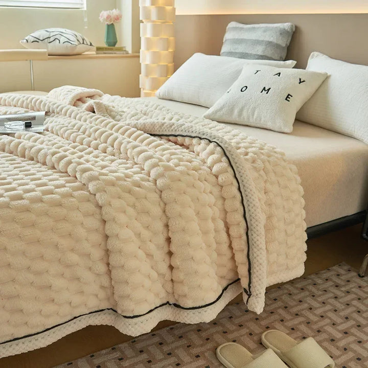 Lisslune | Ivory Blowing Blanket
