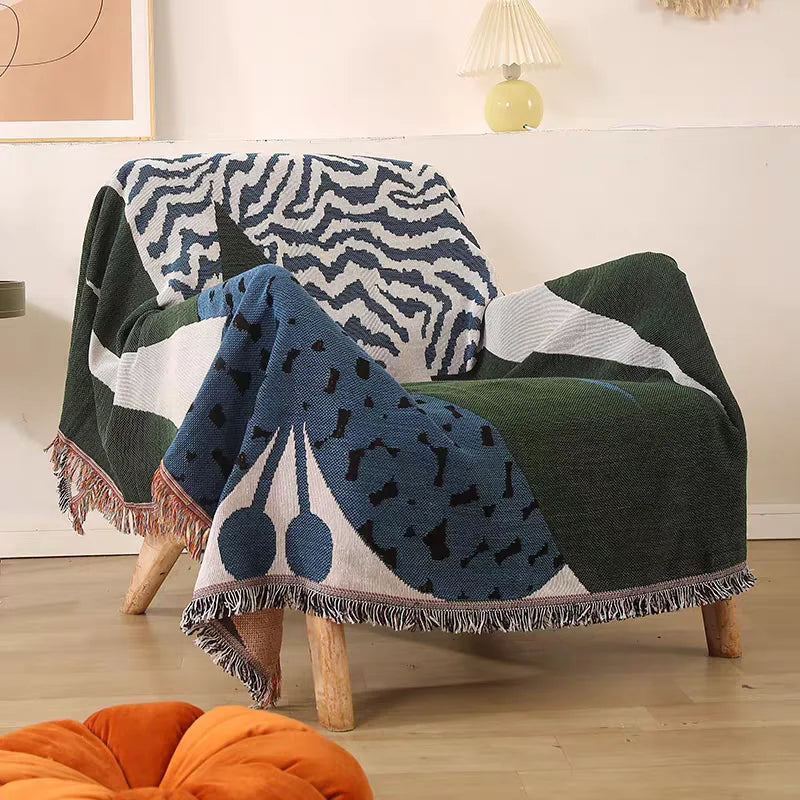 Lisslune | nature-inspired tapestry blanket