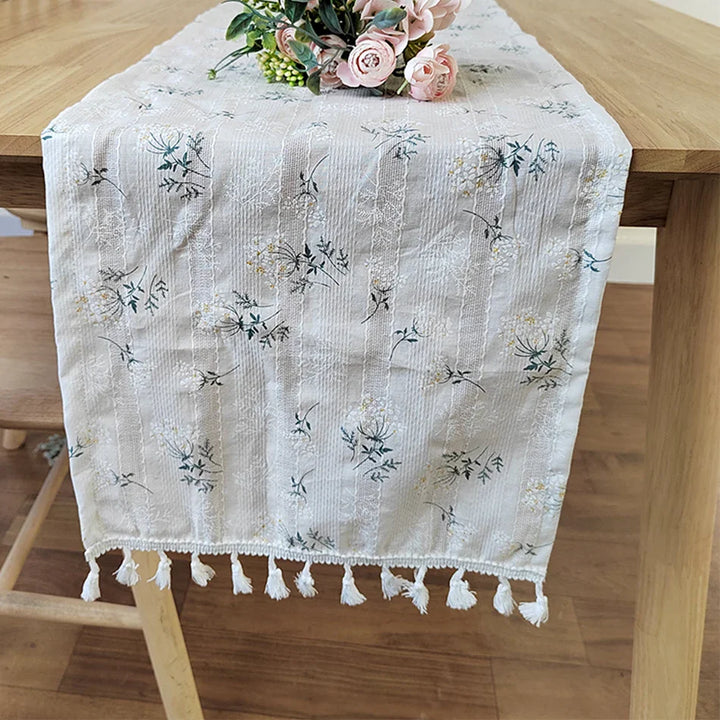 Rynx Korean Daisy Tassel Table Runner, Cotton Kitchen Table Cover Cloth Home Party Birthday Wedding Holiday Event Decoration