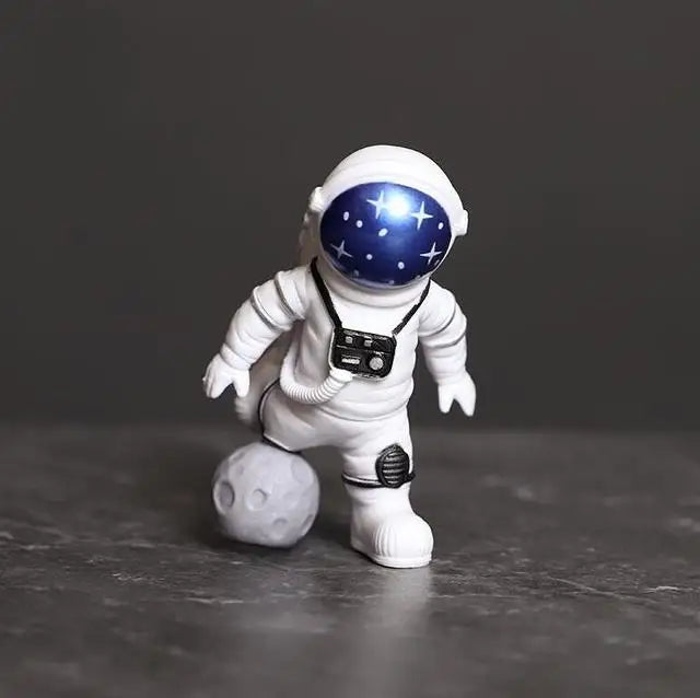 Lisslune | Resin Astronaut Figure Statue Space Traveler Sculpture Educational Toy Desk Decoration Astronaut Model For Children Gift