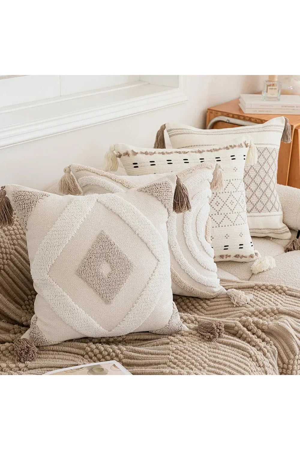 Lisslune | Tufted Beige Cushion Cover