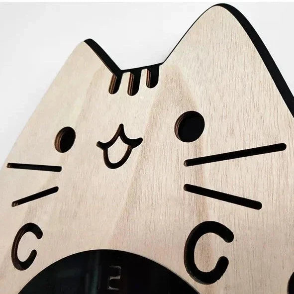 Lisslune | Happy Curious Cat Wall Clock