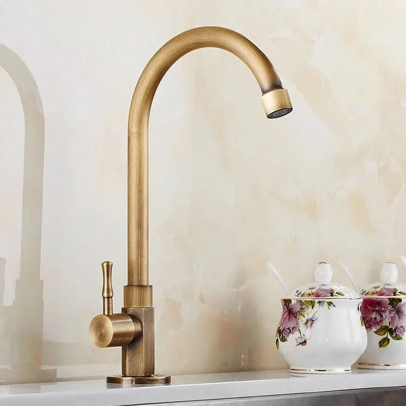 Lisslune | Antique faucet in a swan neck design for kitchen & garden
