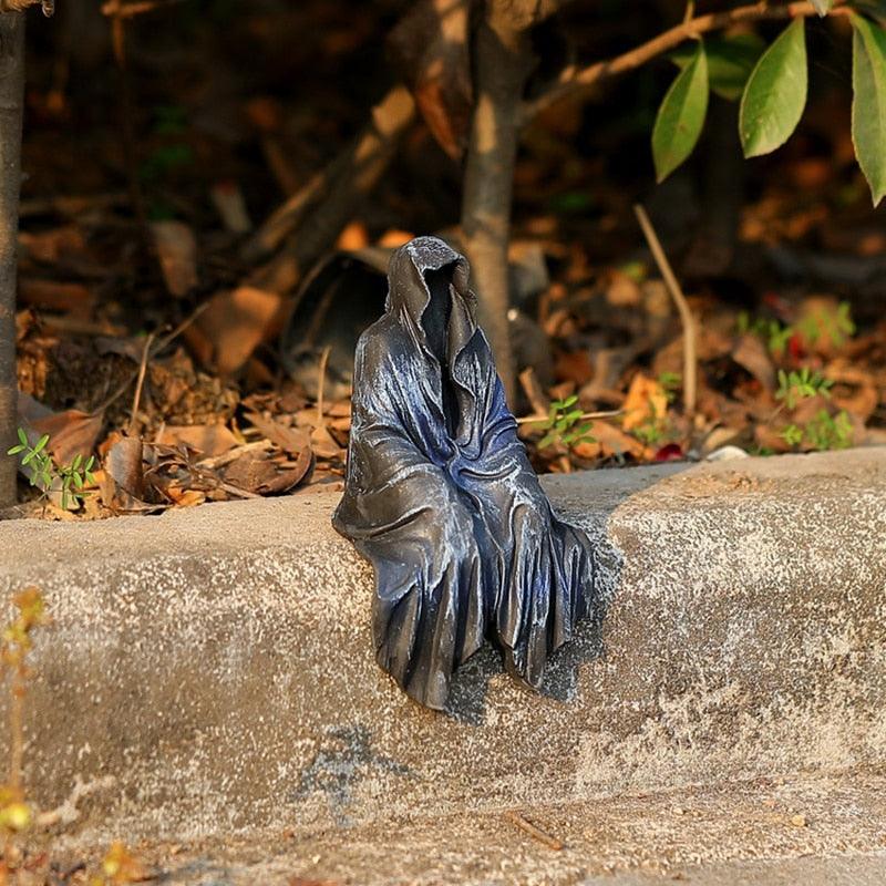 Lisslune | Ethereal Black Grim Reaper Resin Sculpture for Dark Fantasy Enthusiasts