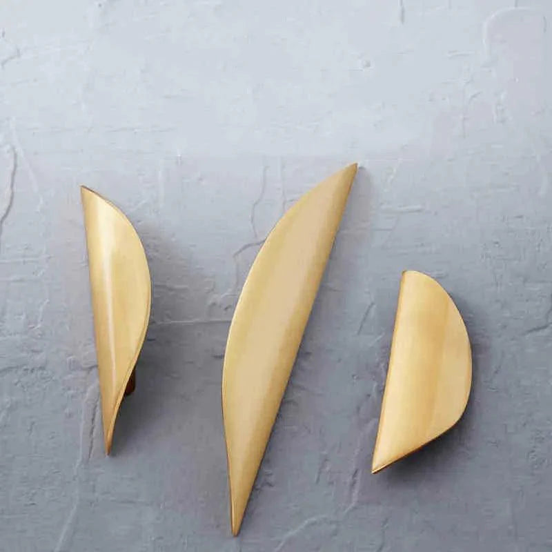 Lisslune | Elegant Gold Leaf Cabinet Handles: A stylish accent for modern spaces