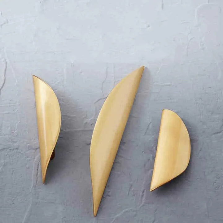 Lisslune | Elegant Gold Leaf Cabinet Handles: A stylish accent for modern spaces
