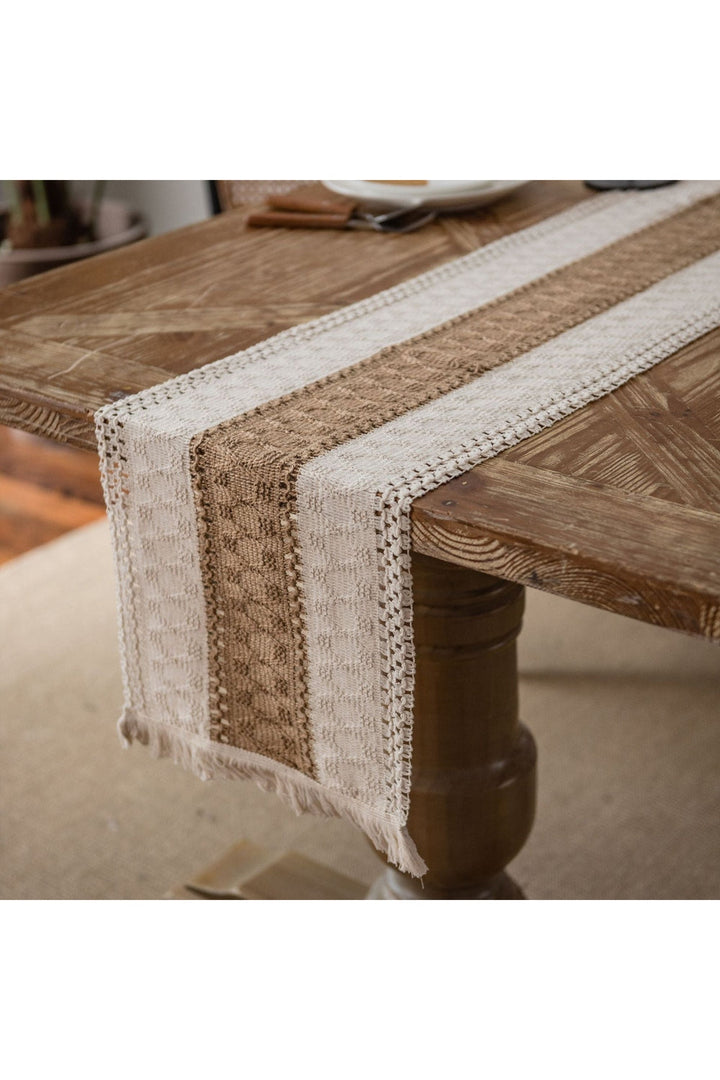 Lisslune | Table Runner - Light Academia