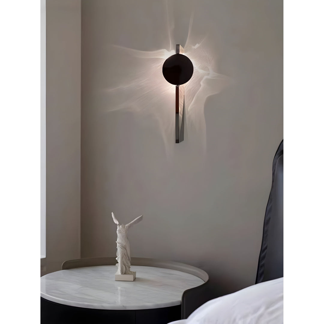 Lisslune | LumiAura Elegant LED Wall Light – Minimalist Design
