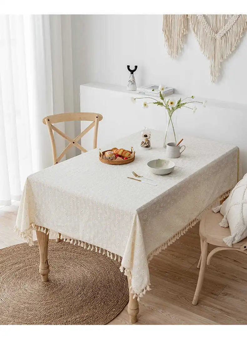 Lisslune | Victoria Daisy Tablecloth